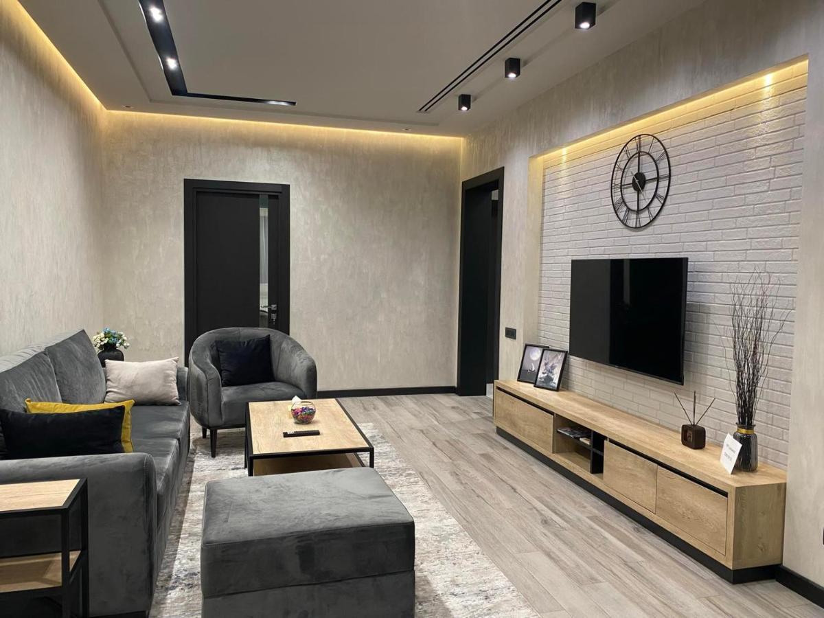 Luxury Modern Apartment In The Center Of Erevan Exterior foto